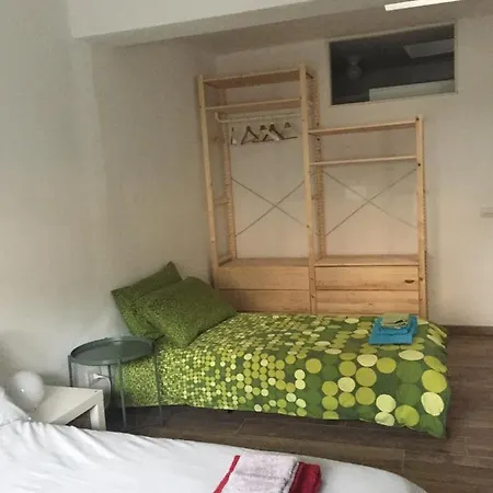 アパート Aubert 64